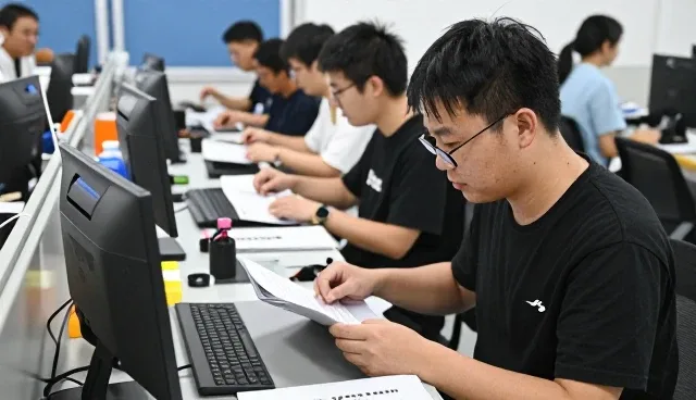 跨区域项目应用中的木纹转印门窗特点